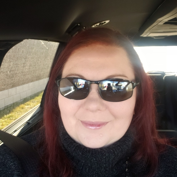 Meet your Posher, Jennifer - Picture 1 of 1